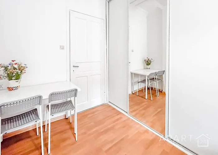 بيت شباب Srodmiescie Ul Sempolowskiej غدانسك